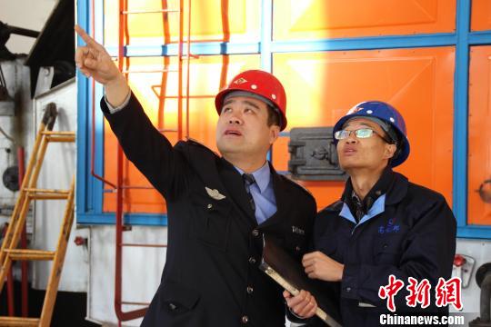 环保卫士潘海丰：脚踏实地干好平凡事（图）